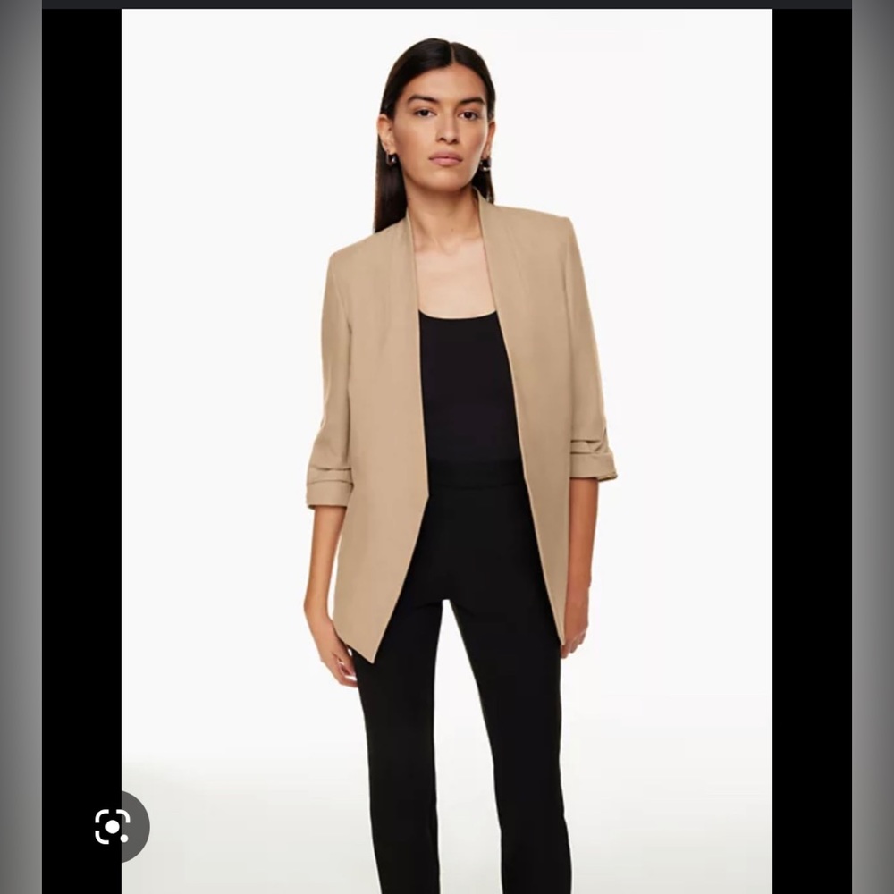 Aritzia babaton - power hip blazer ruched sleeves open front camel